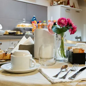 https://bb-la-casa-di-rosa-vago.hotelinveneto.com
